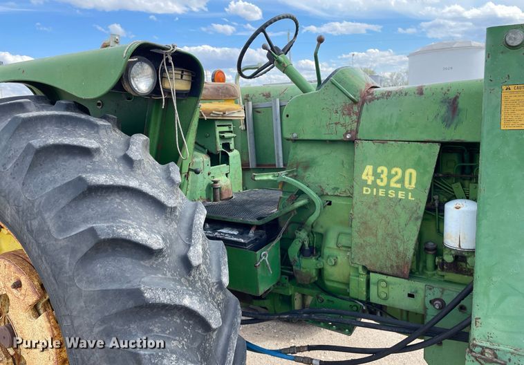 image for item MS9631 1972 John Deere 4320  tractor