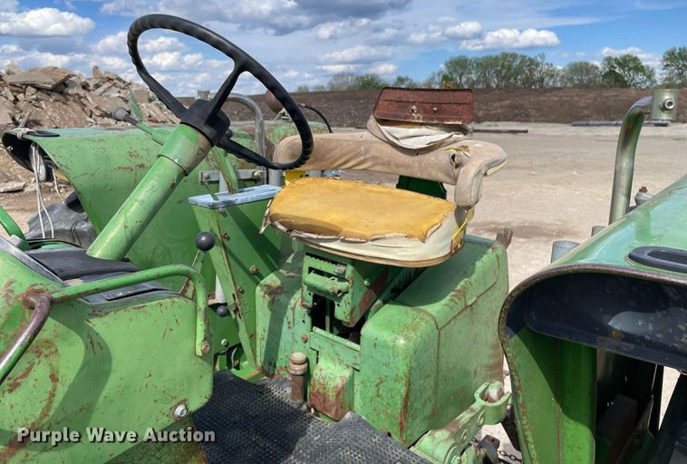 image for item MS9631 1972 John Deere 4320  tractor