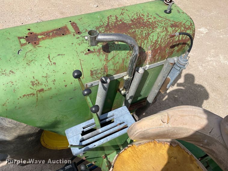 image for item MS9631 1972 John Deere 4320  tractor