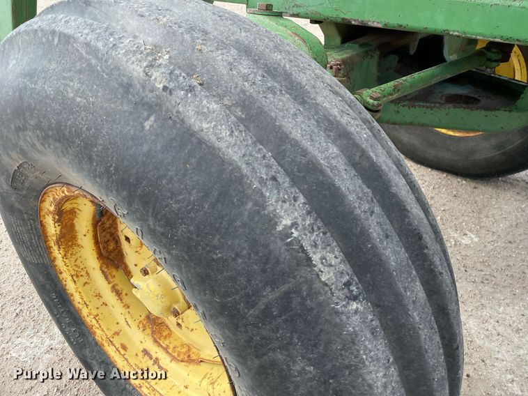 image for item MS9631 1972 John Deere 4320  tractor