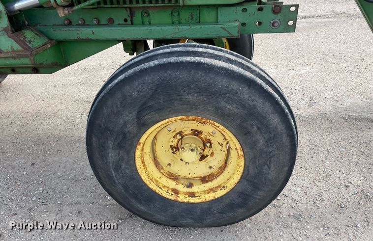 image for item MS9631 1972 John Deere 4320  tractor