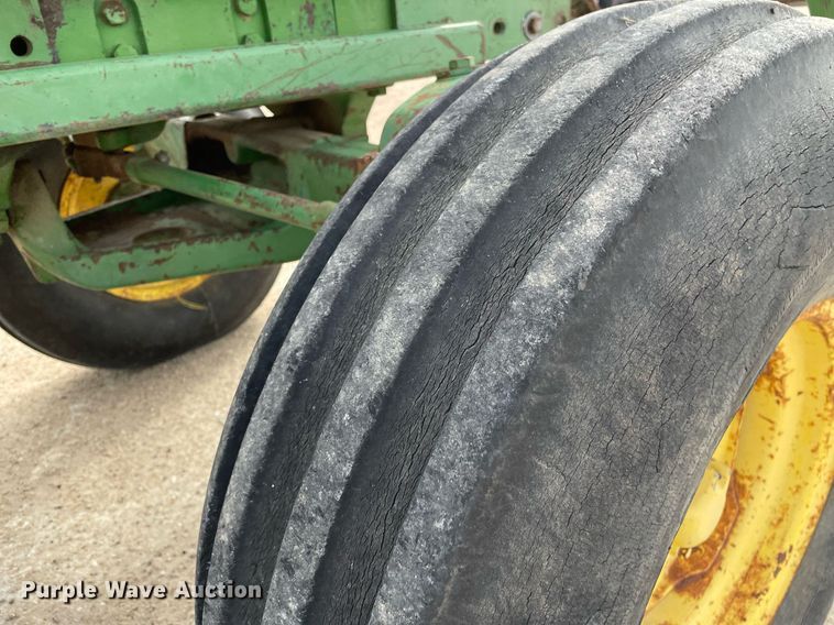 image for item MS9631 1972 John Deere 4320  tractor