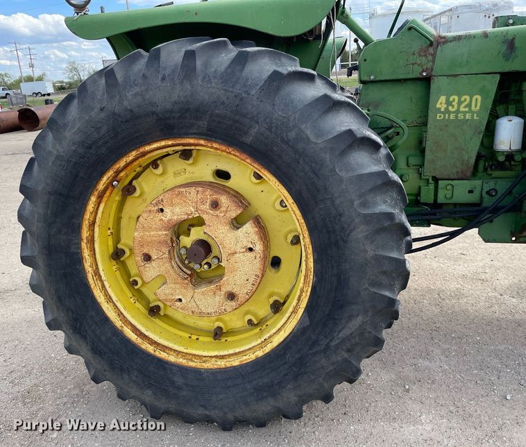 image for item MS9631 1972 John Deere 4320  tractor