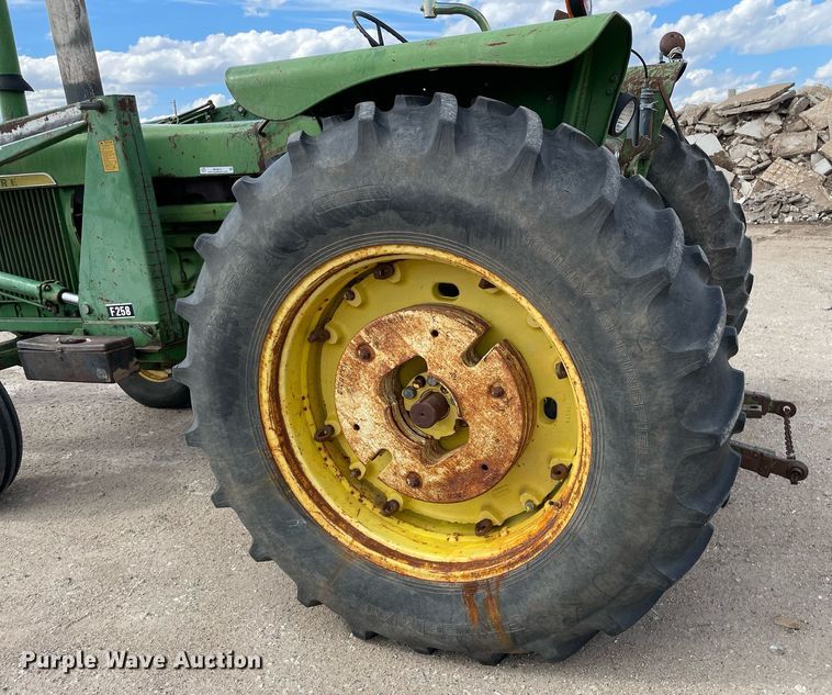 image for item MS9631 1972 John Deere 4320  tractor