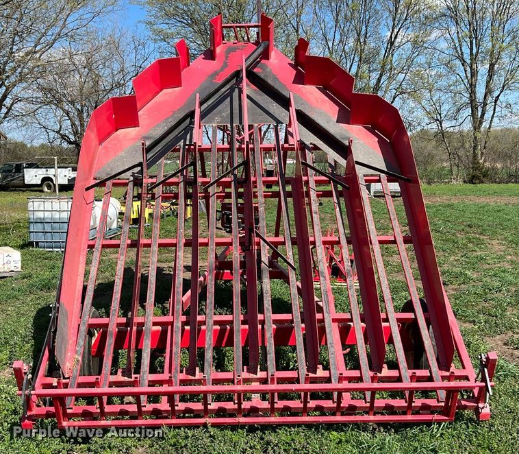 image for item MY9718 Kuhn  bale accumulator
