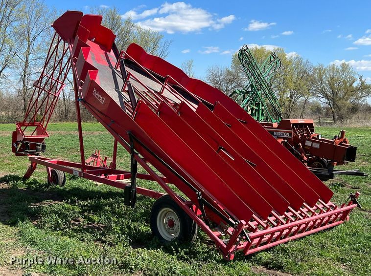 image for item MY9718 Kuhn  bale accumulator