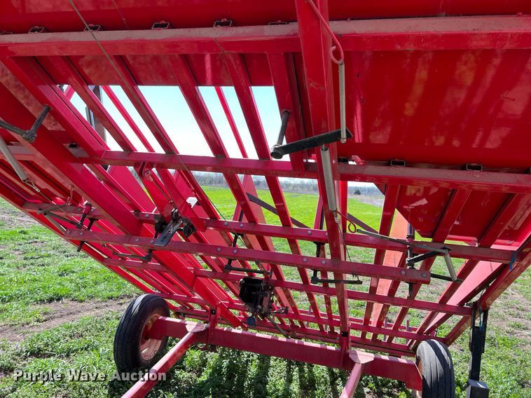 image for item MY9718 Kuhn  bale accumulator