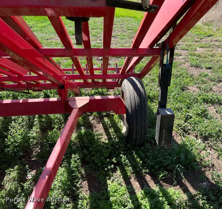 image for item MY9718 Kuhn  bale accumulator