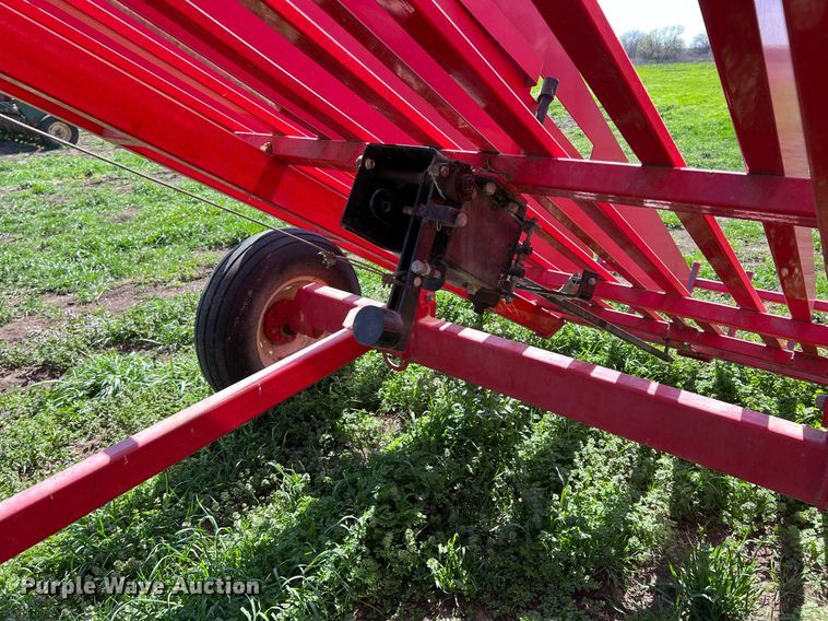 image for item MY9718 Kuhn  bale accumulator