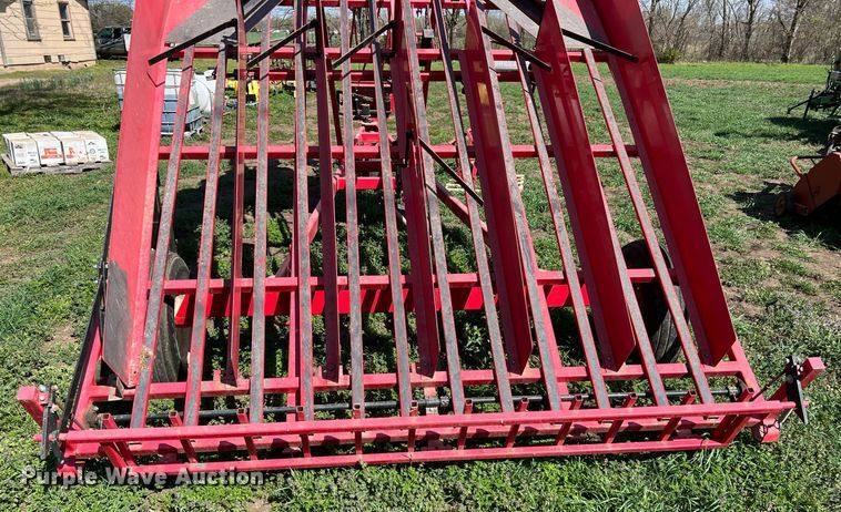 image for item MY9718 Kuhn  bale accumulator