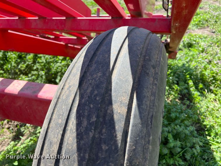 image for item MY9718 Kuhn  bale accumulator