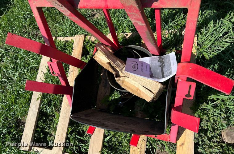 image for item MY9718 Kuhn  bale accumulator