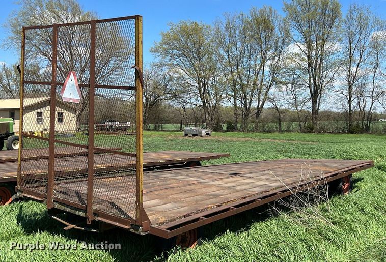 image for item MY9719 Hay trailer