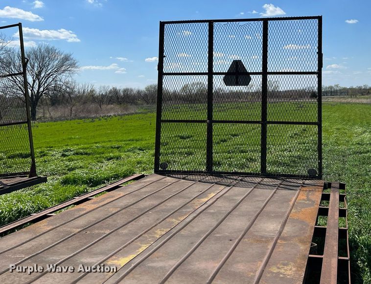 image for item MY9720 Hay trailer