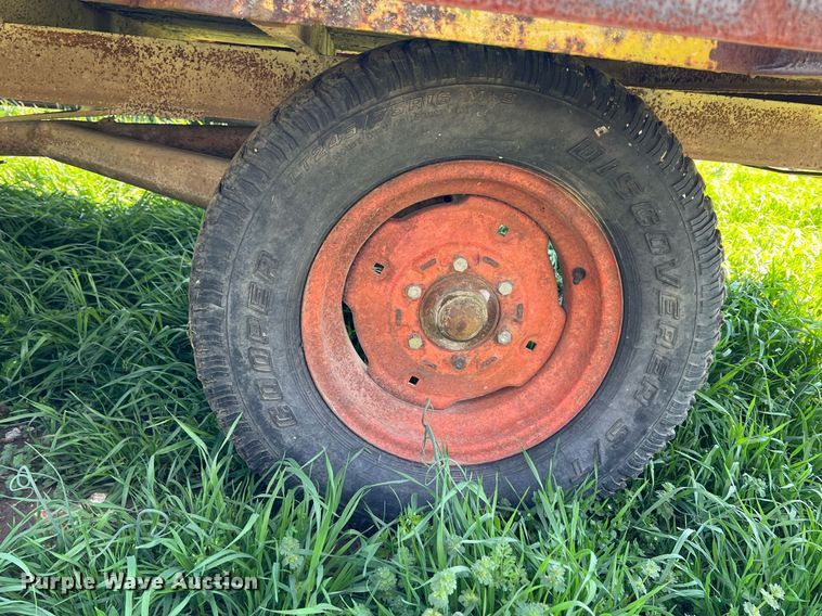 image for item MY9720 Hay trailer