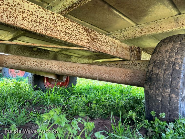 image for item MY9721 Hay trailer