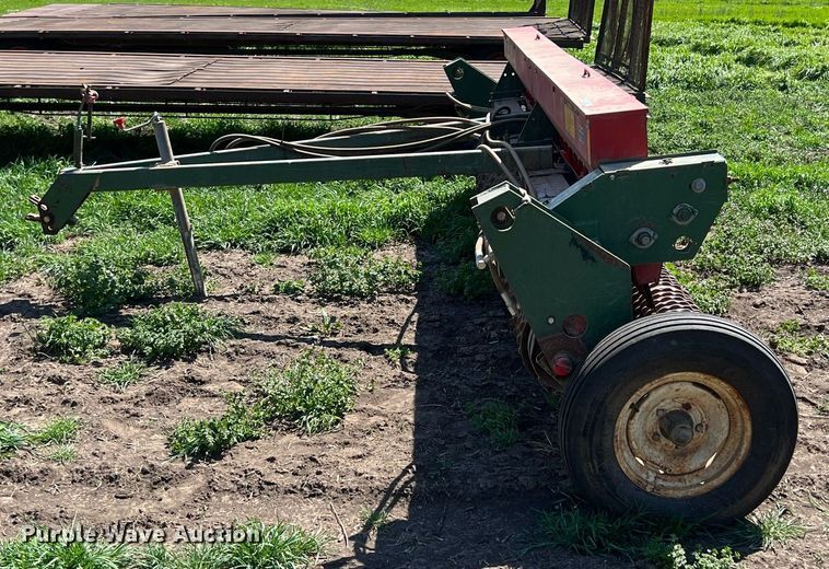 image for item MY9722 Brillion SS12  seeder