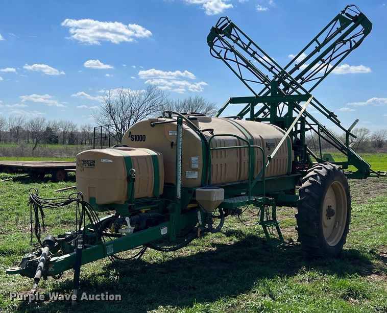 image for item MY9724 Great Plains CF600  sprayer