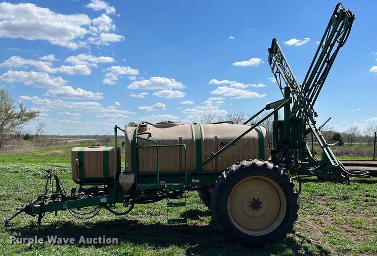 image for item MY9724 Great Plains CF600  sprayer