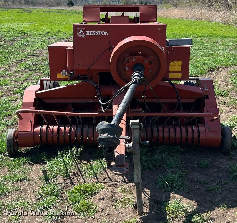 image for item MY9725 Hesston 4570  small square baler