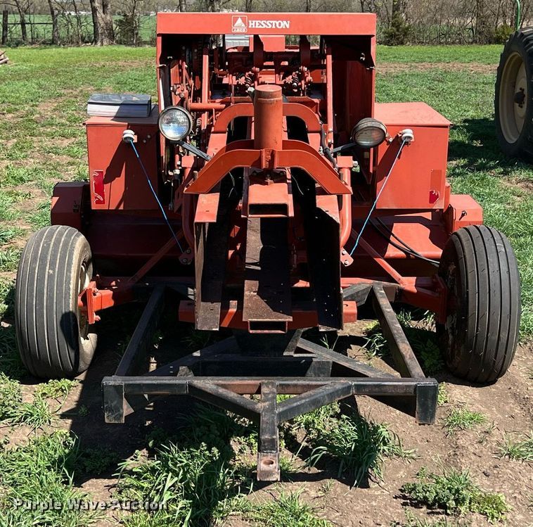 image for item MY9725 Hesston 4570  small square baler