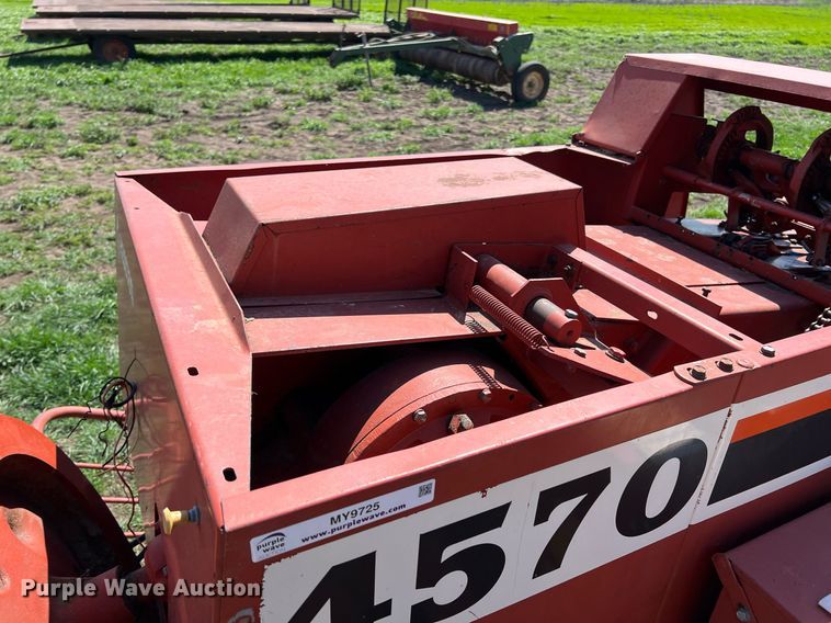 image for item MY9725 Hesston 4570  small square baler