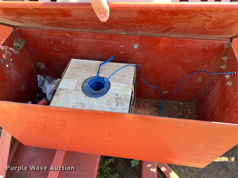 image for item MY9725 Hesston 4570  small square baler