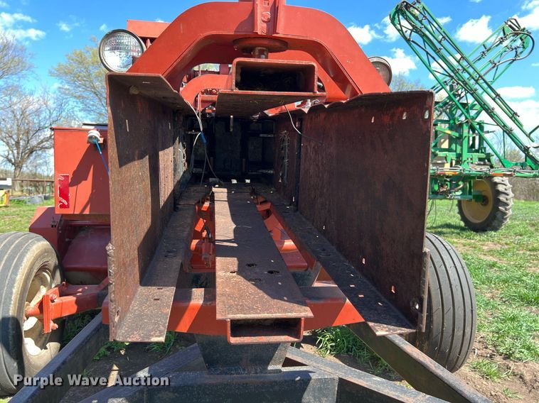 image for item MY9725 Hesston 4570  small square baler