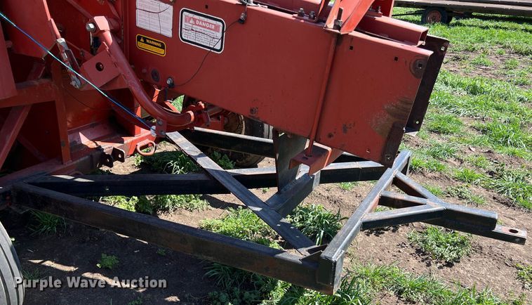 image for item MY9725 Hesston 4570  small square baler