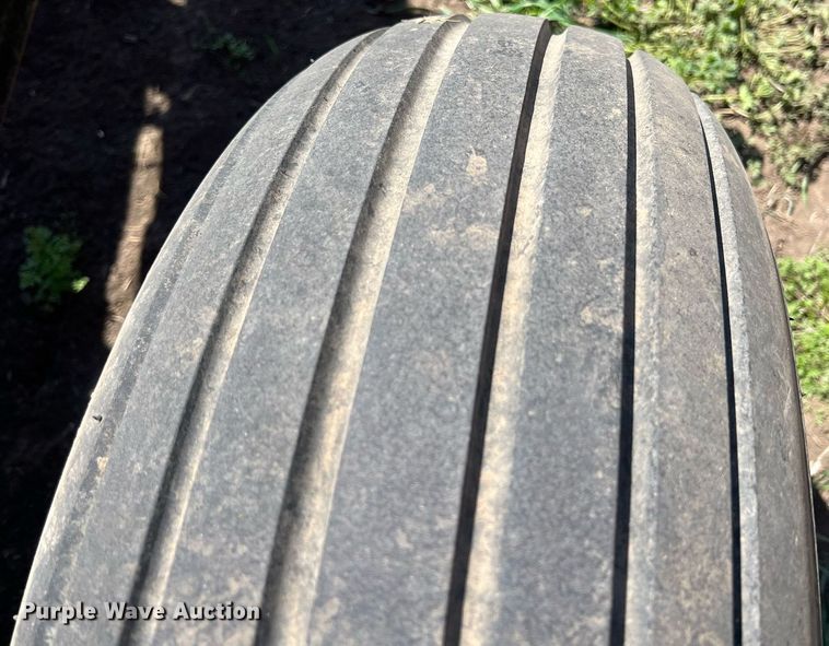 image for item MY9725 Hesston 4570  small square baler