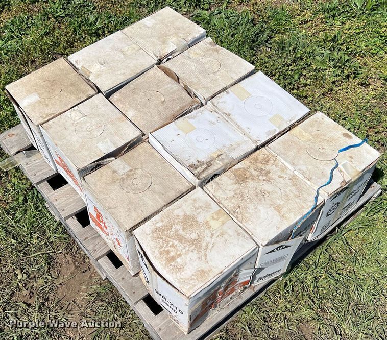 image for item MY9725 Hesston 4570  small square baler