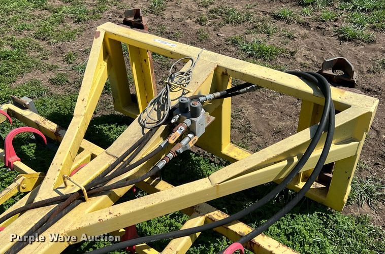 image for item MY9729 Skid steer bale accumulator grapple