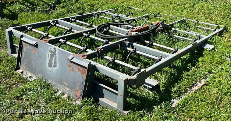 image for item MY9730 Skid steer bale accumulator grapple