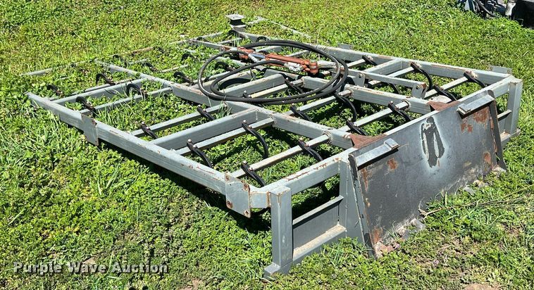 image for item MY9730 Skid steer bale accumulator grapple