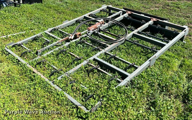 image for item MY9730 Skid steer bale accumulator grapple