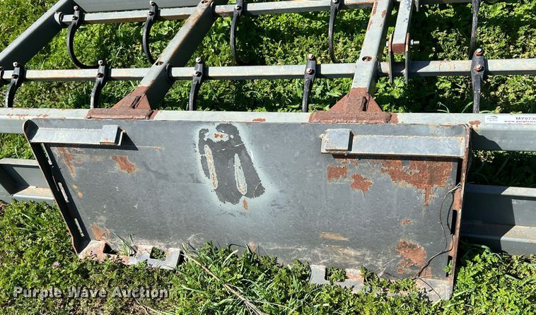 image for item MY9730 Skid steer bale accumulator grapple