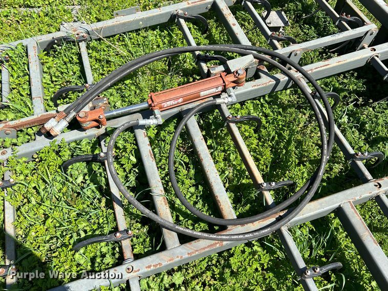 image for item MY9730 Skid steer bale accumulator grapple