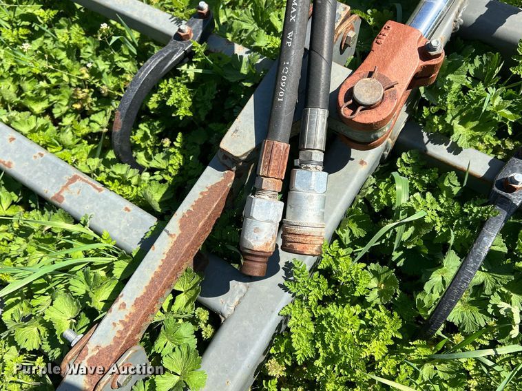 image for item MY9730 Skid steer bale accumulator grapple