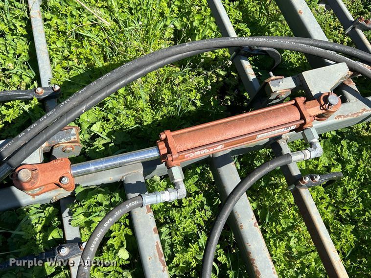 image for item MY9730 Skid steer bale accumulator grapple