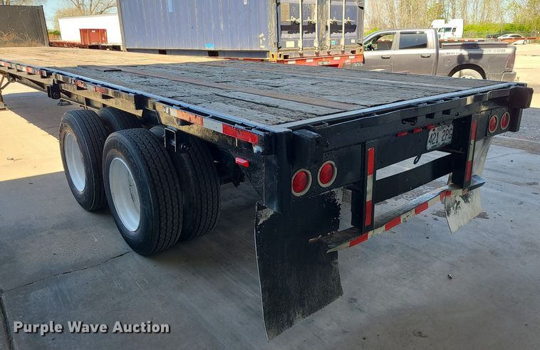image for item DC6144 1988 Utility  flatbed trailer