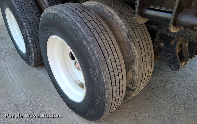 image for item DC6144 1988 Utility  flatbed trailer