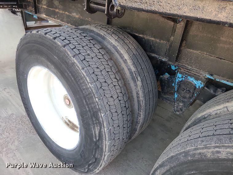 image for item DC6144 1988 Utility  flatbed trailer