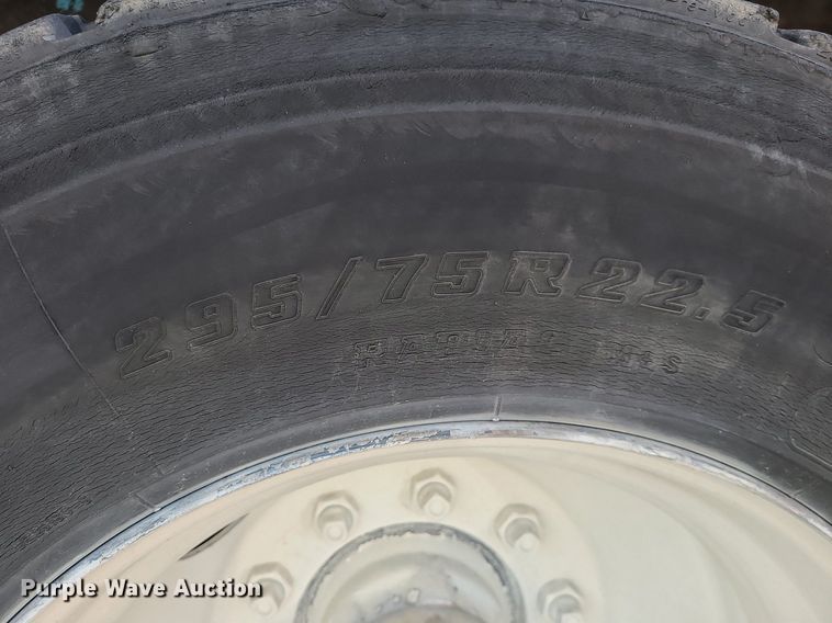 image for item DC6144 1988 Utility  flatbed trailer