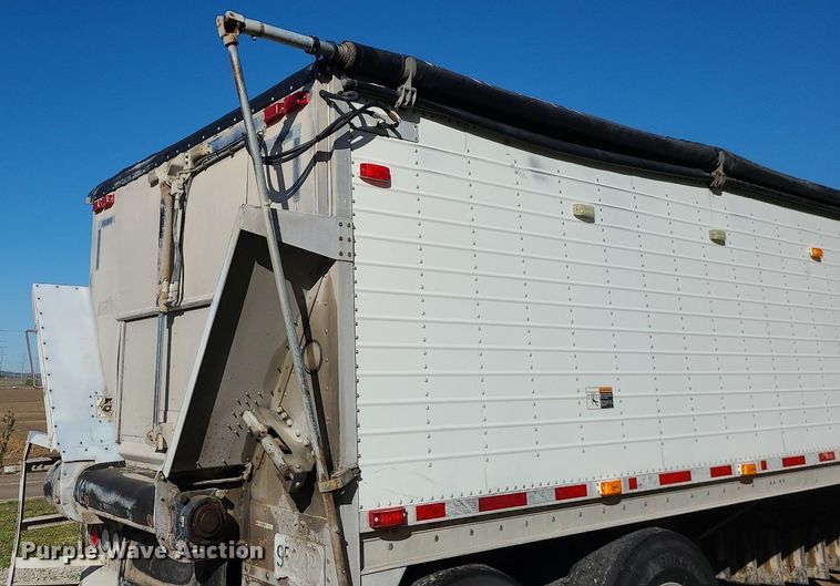 image for item DC6148 2010 Wilson DWBT-650  live bottom trailer