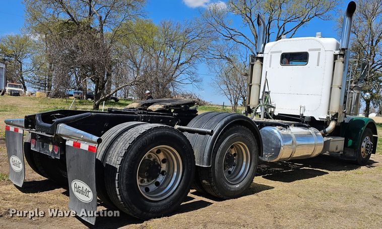 image for item DK1739 1997 Peterbilt 378  semi truck