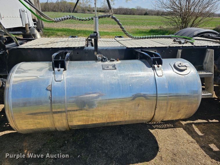 image for item DK1739 1997 Peterbilt 378  semi truck