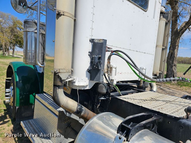image for item DK1739 1997 Peterbilt 378  semi truck