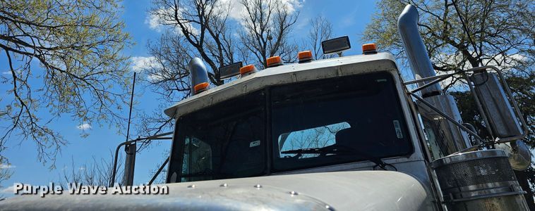 image for item DK1739 1997 Peterbilt 378  semi truck