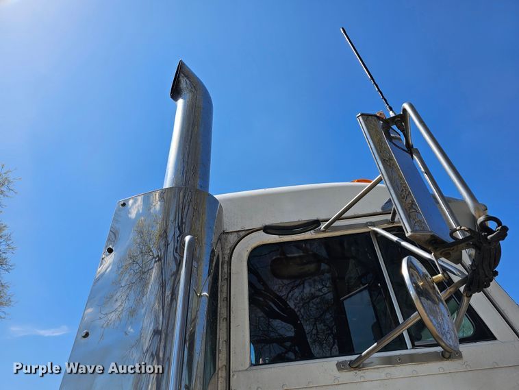 image for item DK1739 1997 Peterbilt 378  semi truck