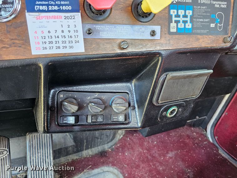 image for item DK1739 1997 Peterbilt 378  semi truck